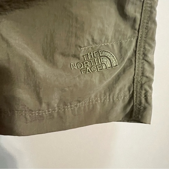 The North Face Women’s Cargo Hiking Capris Olive Green size 4 - Picture 4 of 10